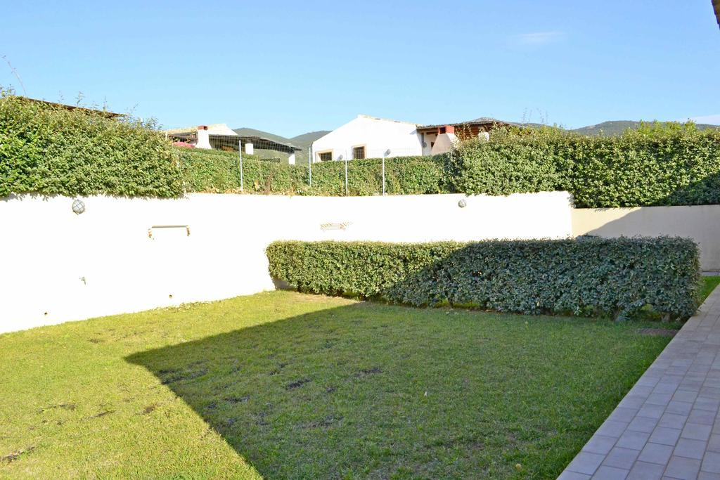 Gf Apartments La Vigna Badesi Eksteriør billede