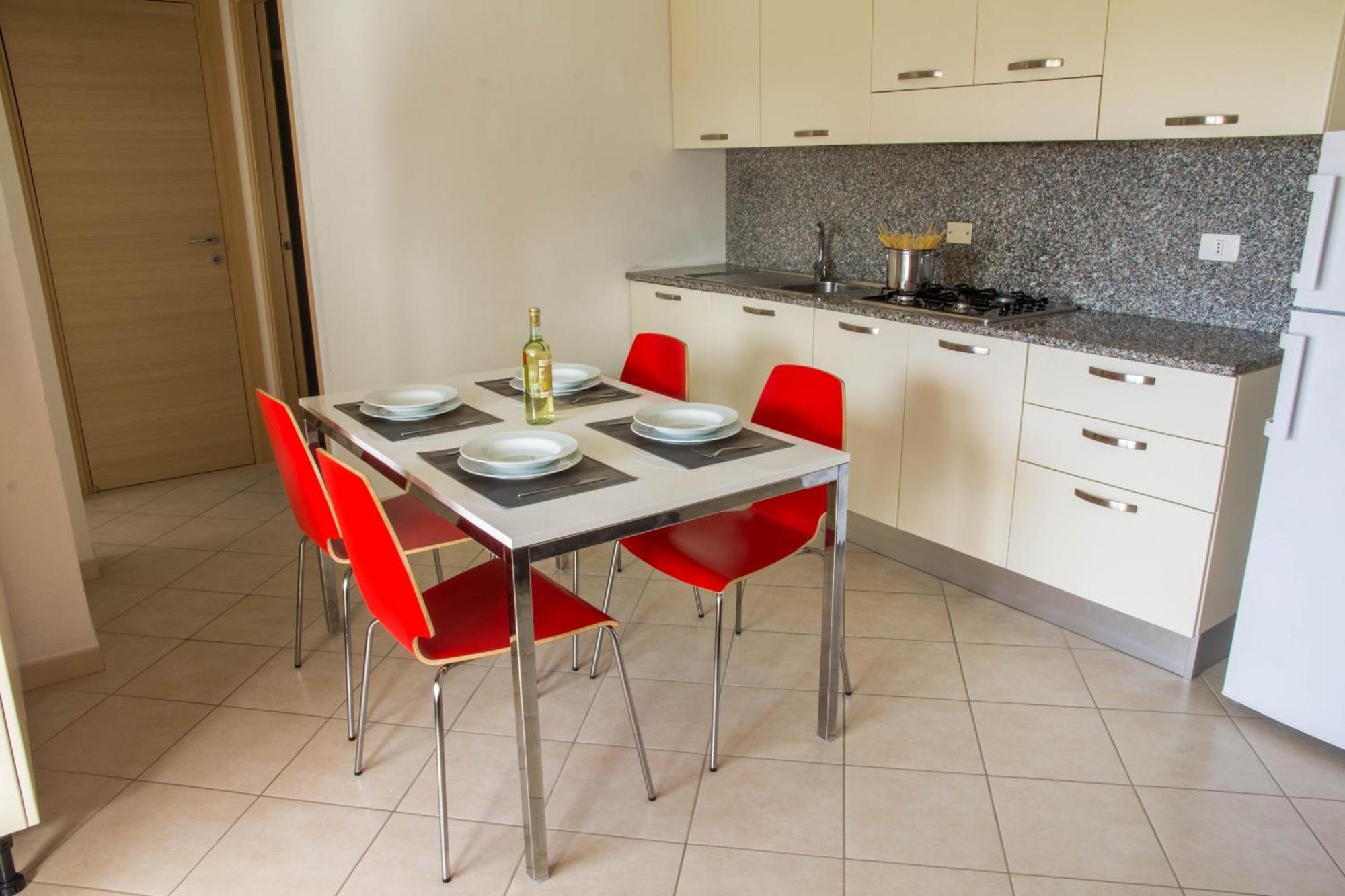Gf Apartments La Vigna Badesi Eksteriør billede