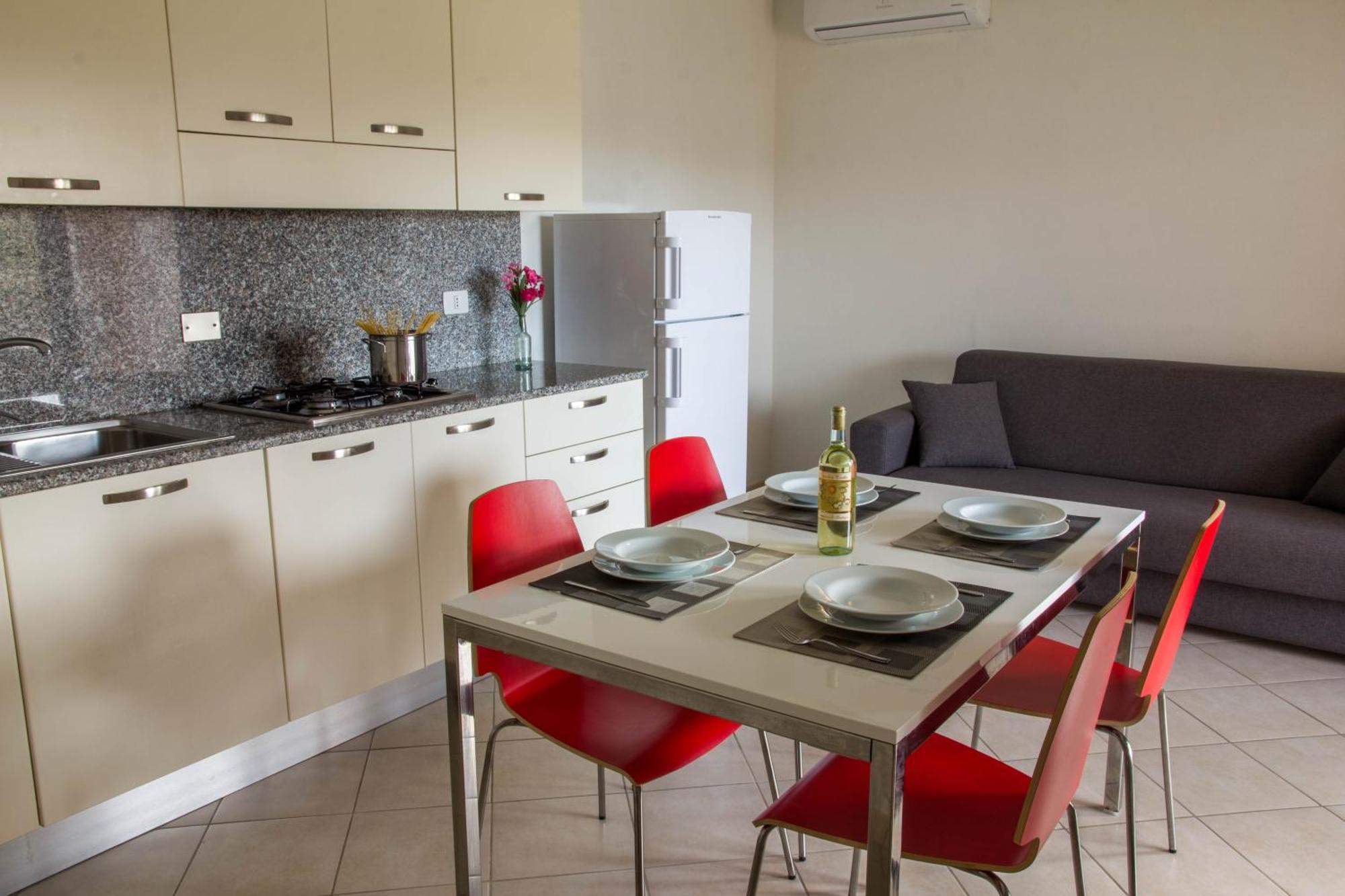 Gf Apartments La Vigna Badesi Eksteriør billede