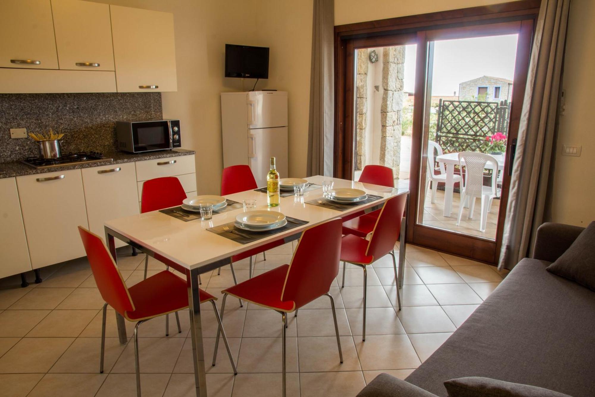 Gf Apartments La Vigna Badesi Eksteriør billede