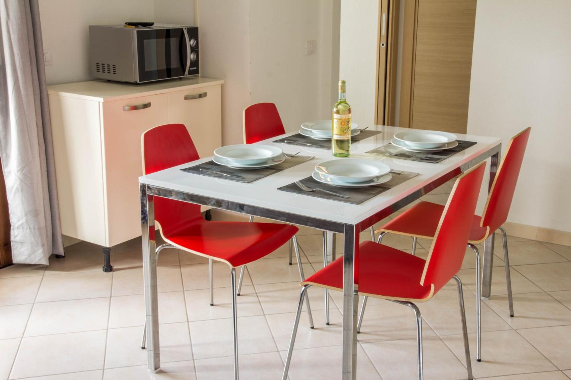 Gf Apartments La Vigna Badesi Eksteriør billede