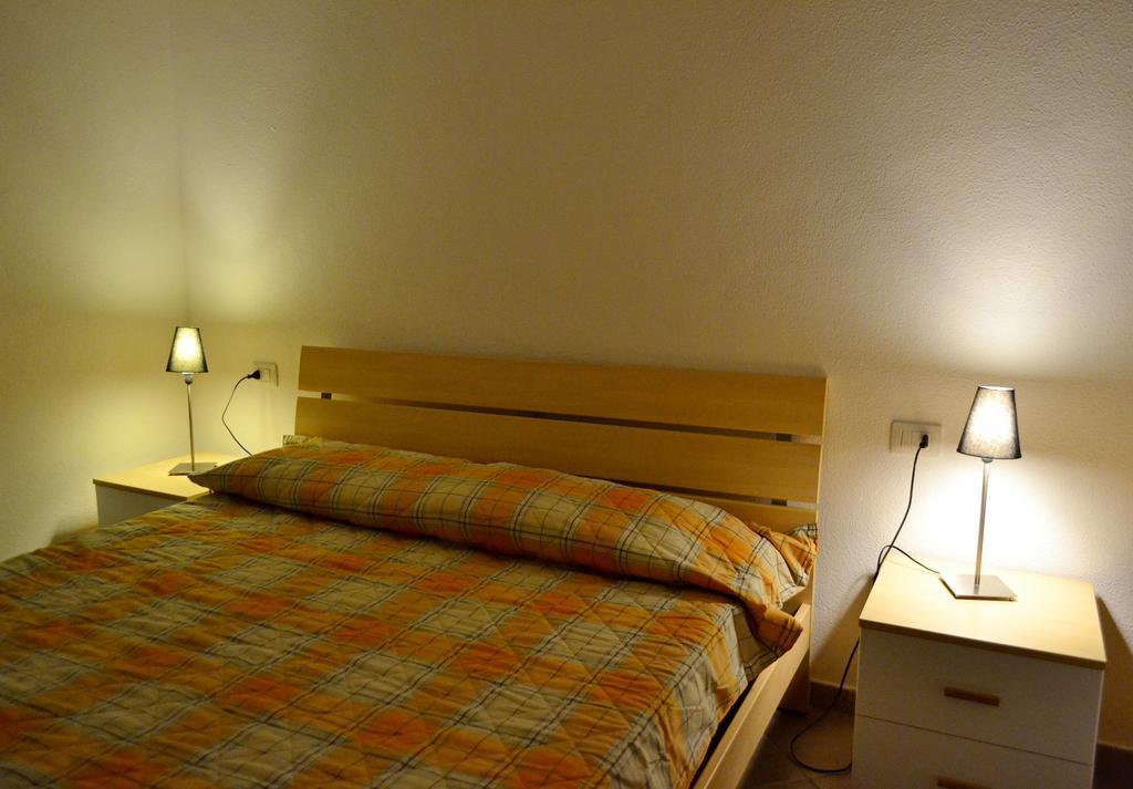 Gf Apartments La Vigna Badesi Værelse billede