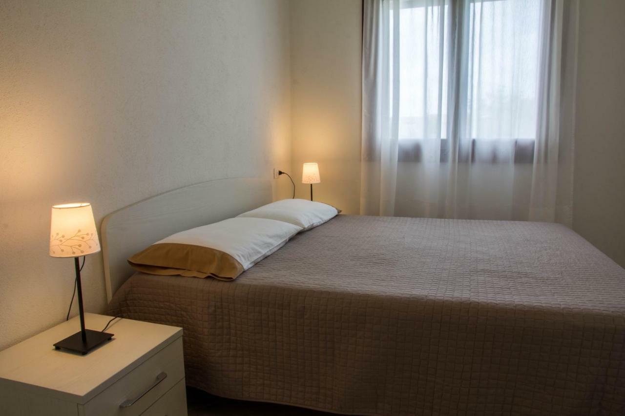 Gf Apartments La Vigna Badesi Eksteriør billede